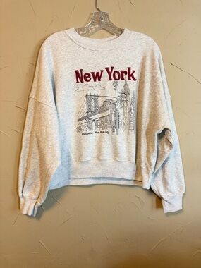 EUC Abercrombie Soft A&F Large New York Graphic Sweatshirt Retro Coquette NYC.